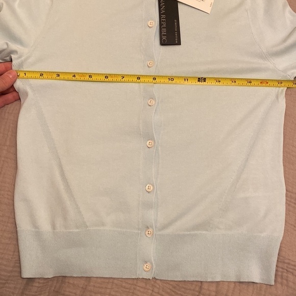 Banana Republic Stretch Cotton light blue button down cardigan. Size Xs. NEW. - Picture 9 of 10